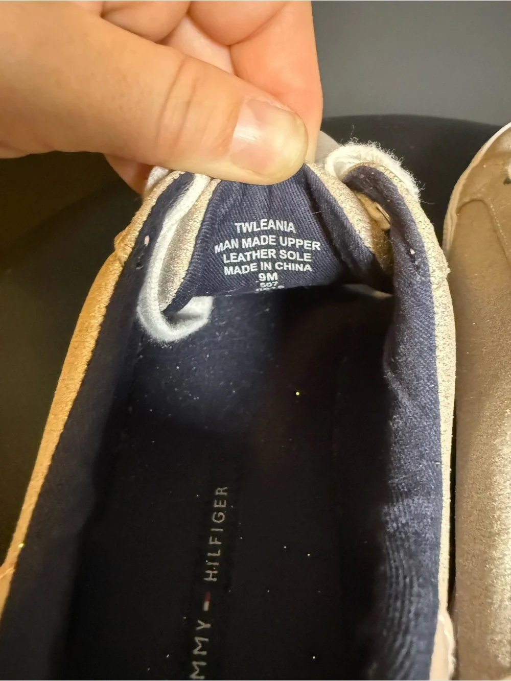Tommy Hilfiger Twleania Gold Glitter Lace Up Sneakers Women’s Size 9M